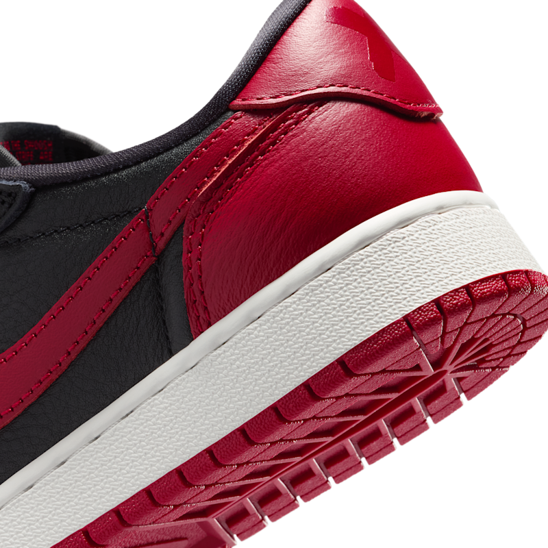 Air Jordan 1 Retro Low OG "Banned" - Imagen 8
