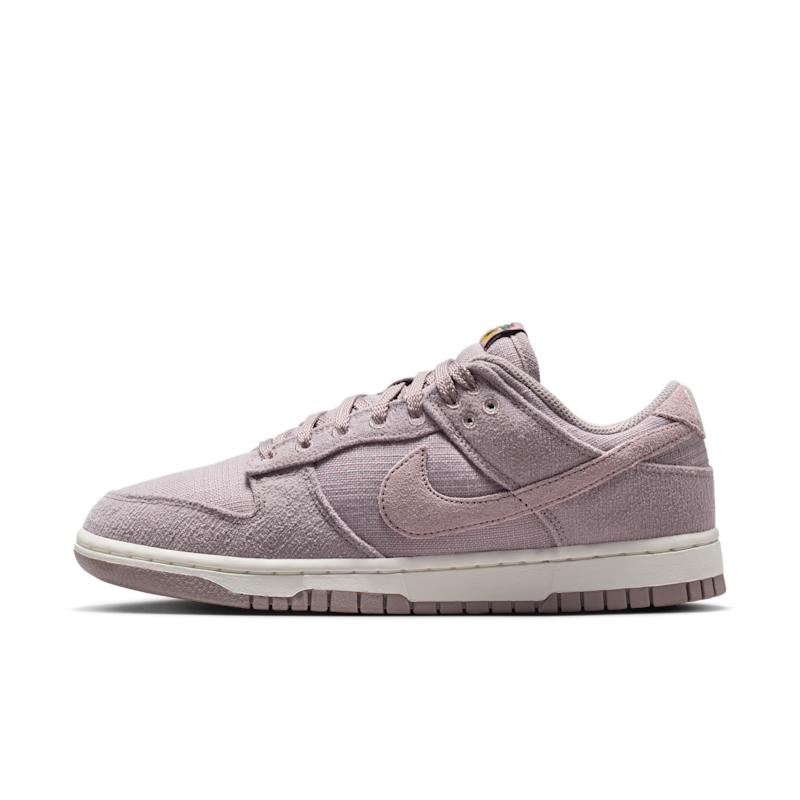 Nike Dunk Low "Flowers"